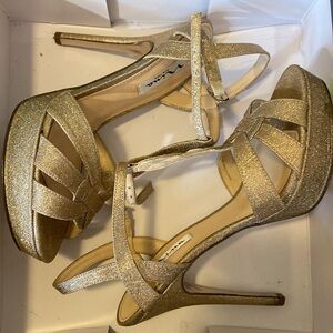 Nina sparkly heel, taupe color, size 8.5